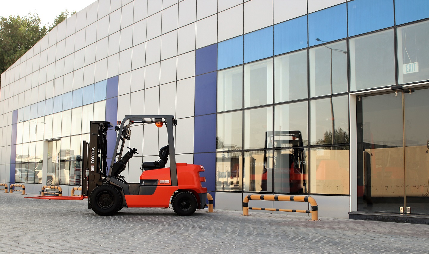 Material Handling Solutions Qatar, AAB Warehouse Solutions, Material Handling Equipment in Qatar - aabwarehousesolutions.com